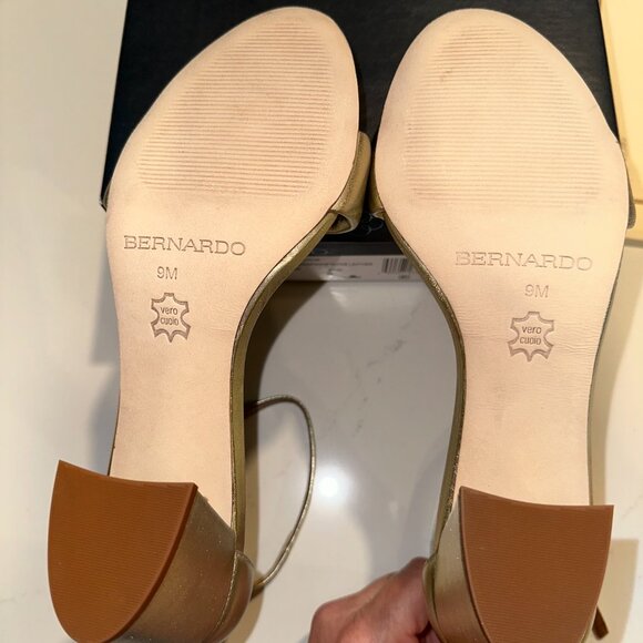 BERNARDO BOWIE Champagne Glove Leather Size 9M block heel Sandal - Picture 7 of 8